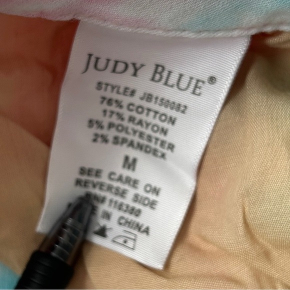 Judy Blue Colorful Swirl Tie Dye Frayed Hem Denim Shorts Size Medium - Picture 6 of 11